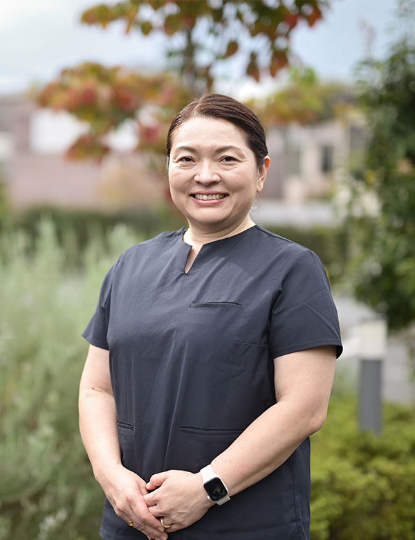 院長高橋（旧姓 野中） 佐智子（たかはし さちこ）